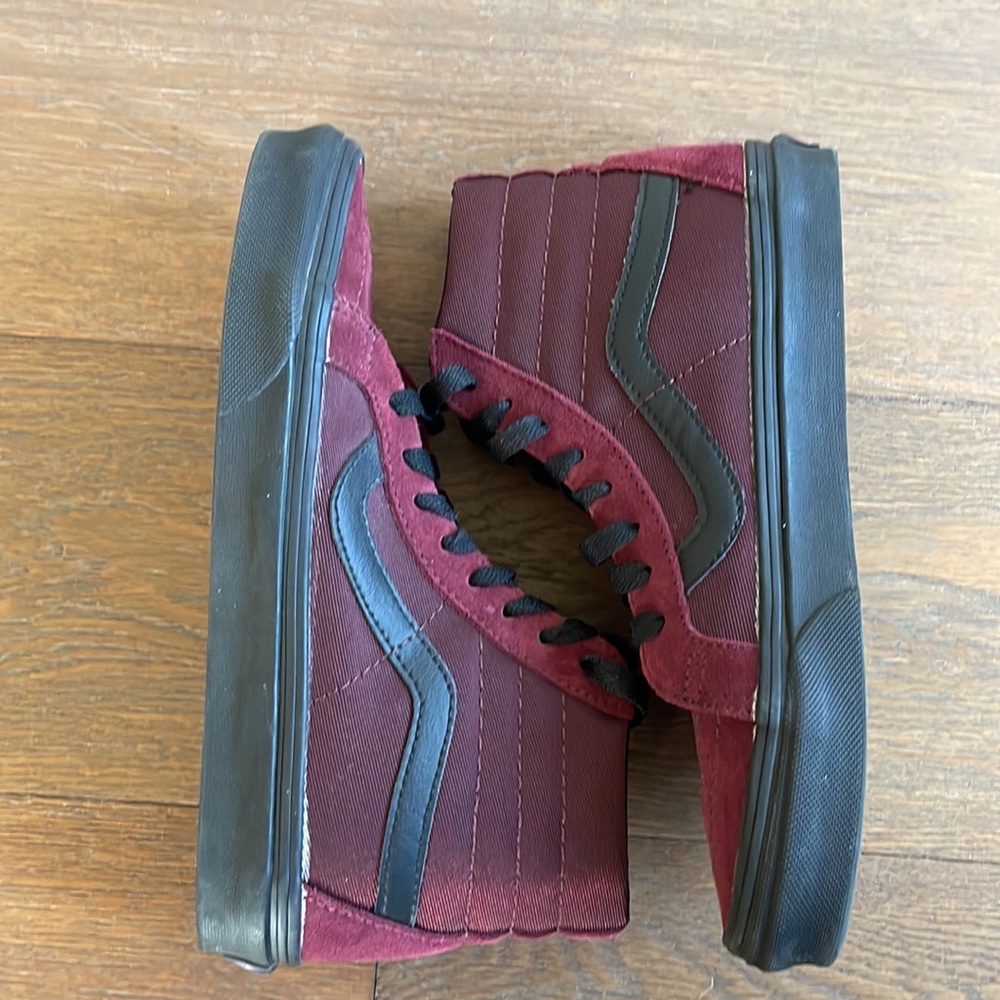 Rare burgundy suede Vans